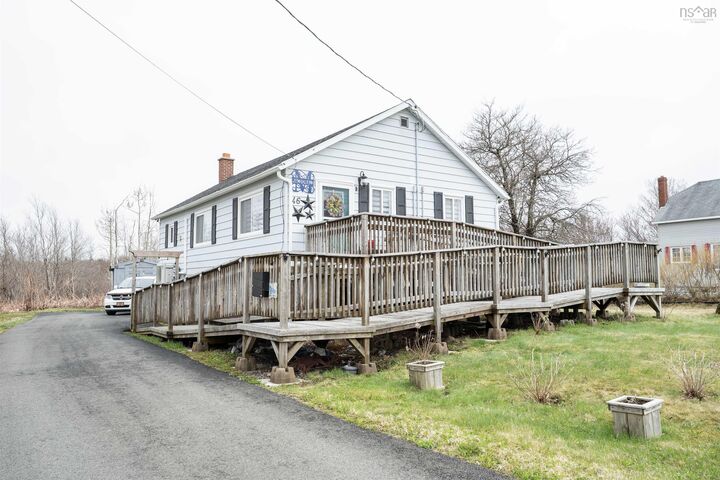 46 Quarry Road — photo 1