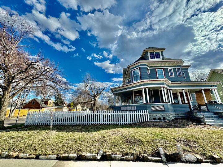 Property Photo: 1464 Minnehaha Avenue W MN 55104