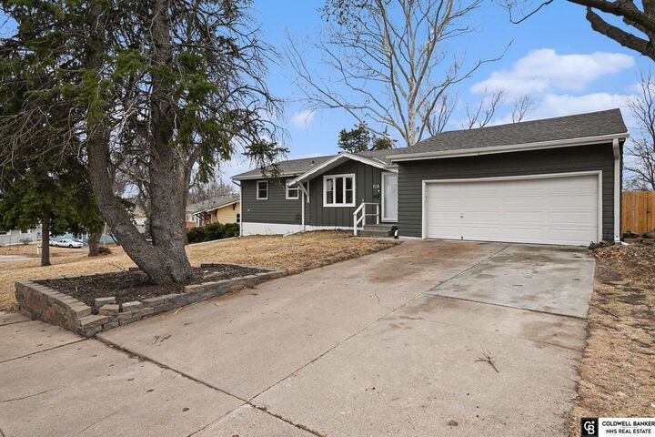 Property Photo:  4626 N 94th Street  NE 68134 