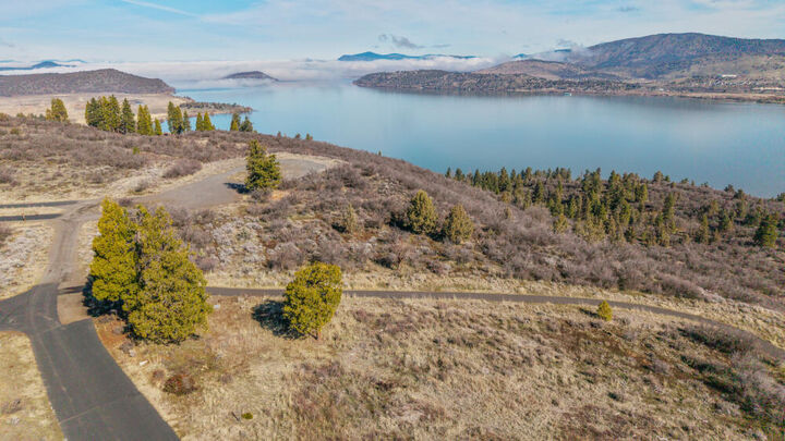 Property Photo:  6101 Rustler Peak Way  OR 97601 