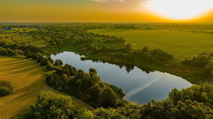 Property Photo:  1388 High Meadow Lane  OK 73093 