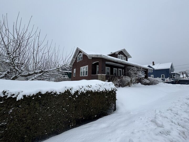 Property Photo:  187 Chester St  MA 01420 