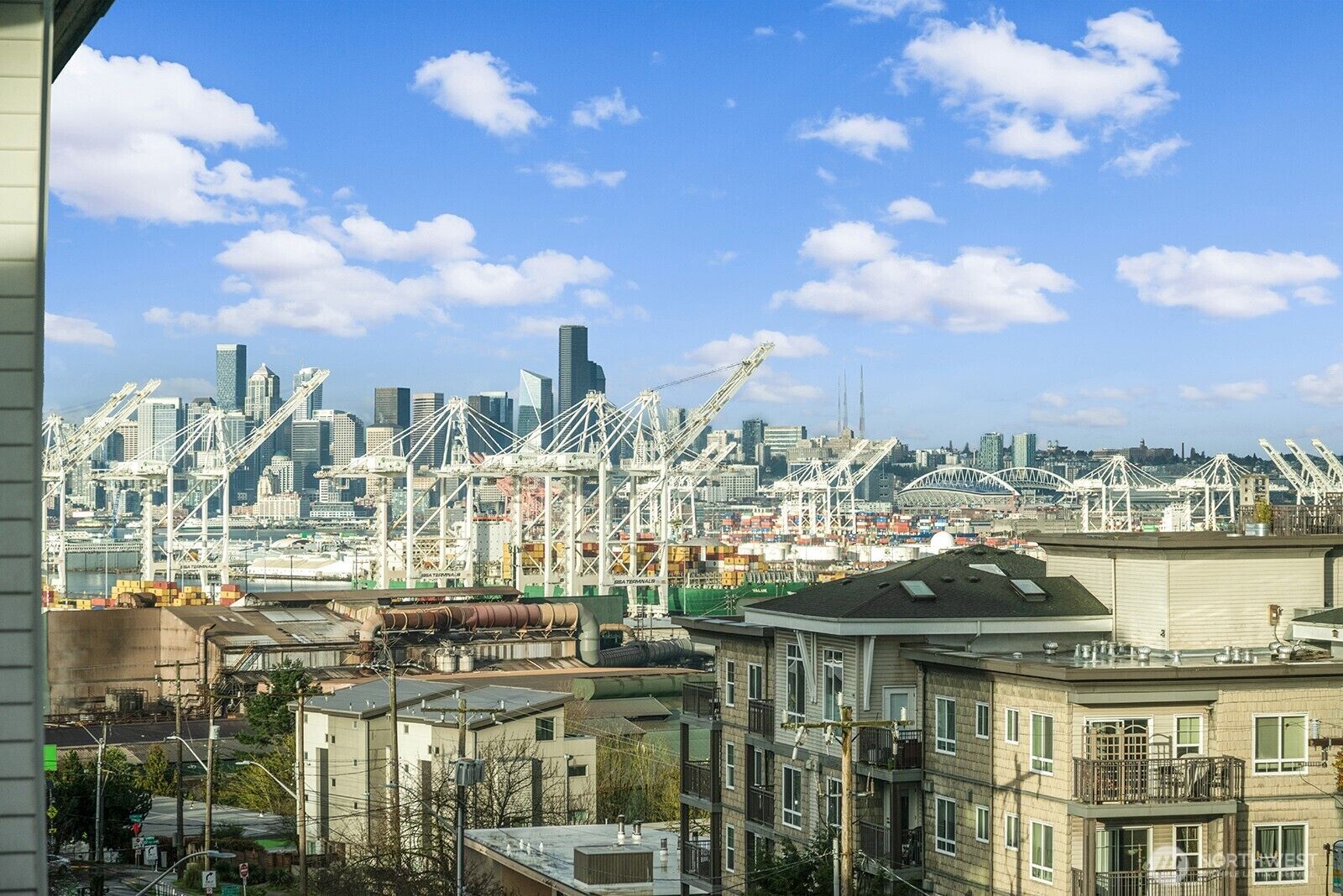 Property Photo: 3070 SW Avalon Way A WA 98126