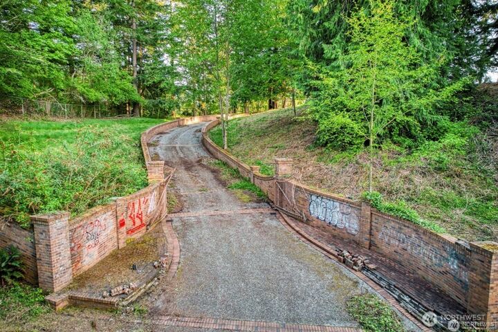 Property Photo:  6920  Fisher Road  WA 98026 