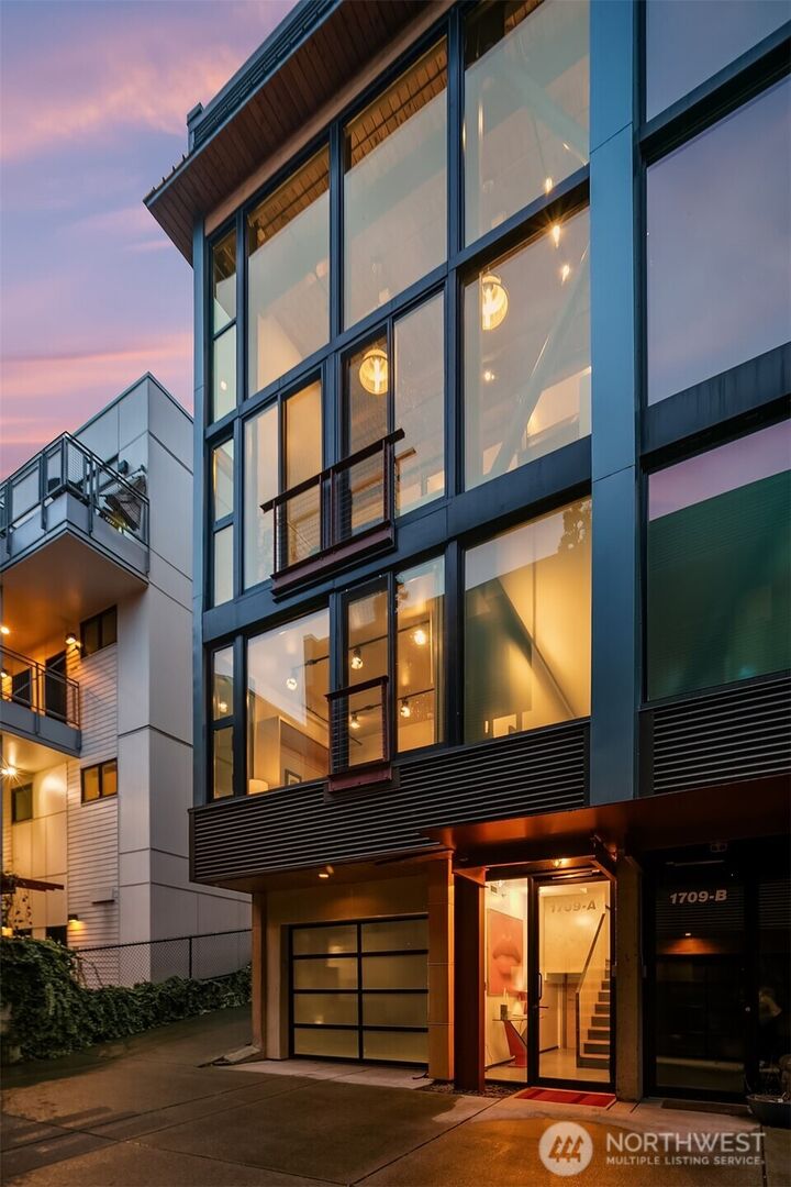 Property Photo:  1709  Dexter Avenue N A  WA 98109 