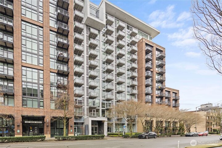 Property Photo:  2911  2nd Avenue 1112  WA 98121 