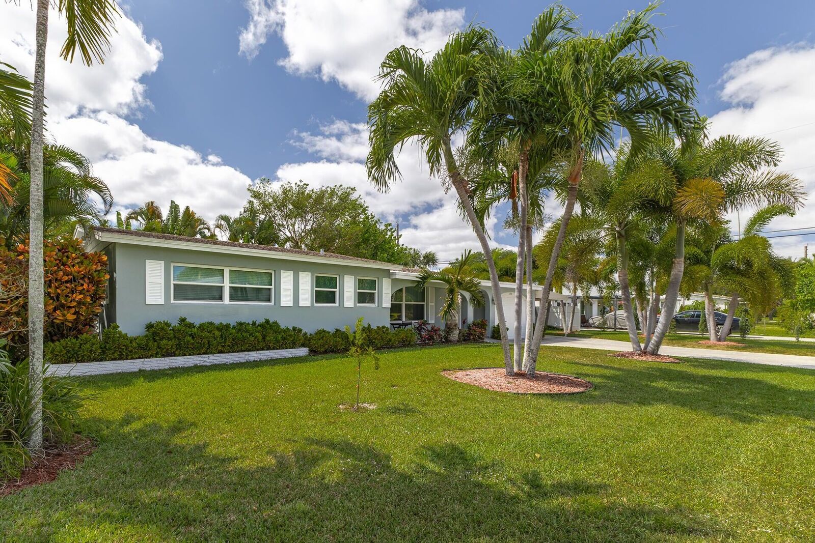 Property Photo:  498 NE 47th Street  FL 33431 