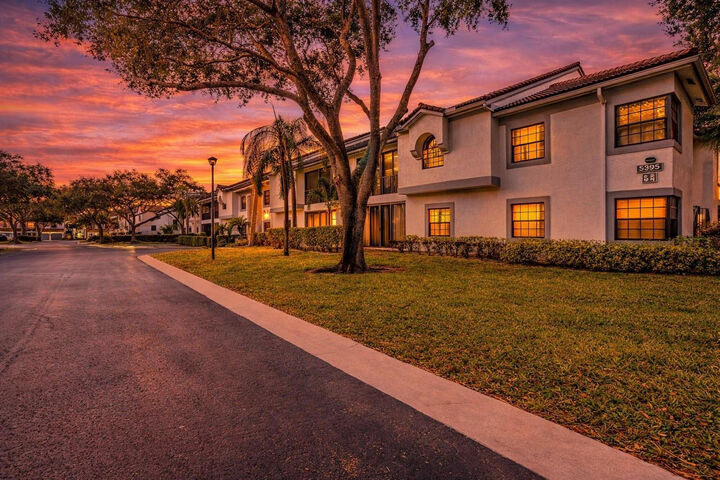 Property Photo:  5395 Firenze Drive O  FL 33437 