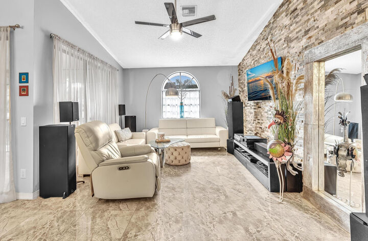 Property Photo:  5395 Firenze Drive O  FL 33437 
