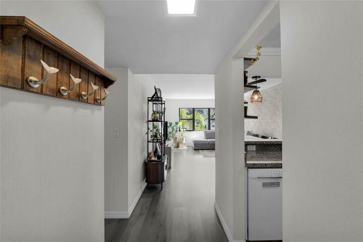 Property Photo:  1000 River Reach Drive 302  FL 33315 