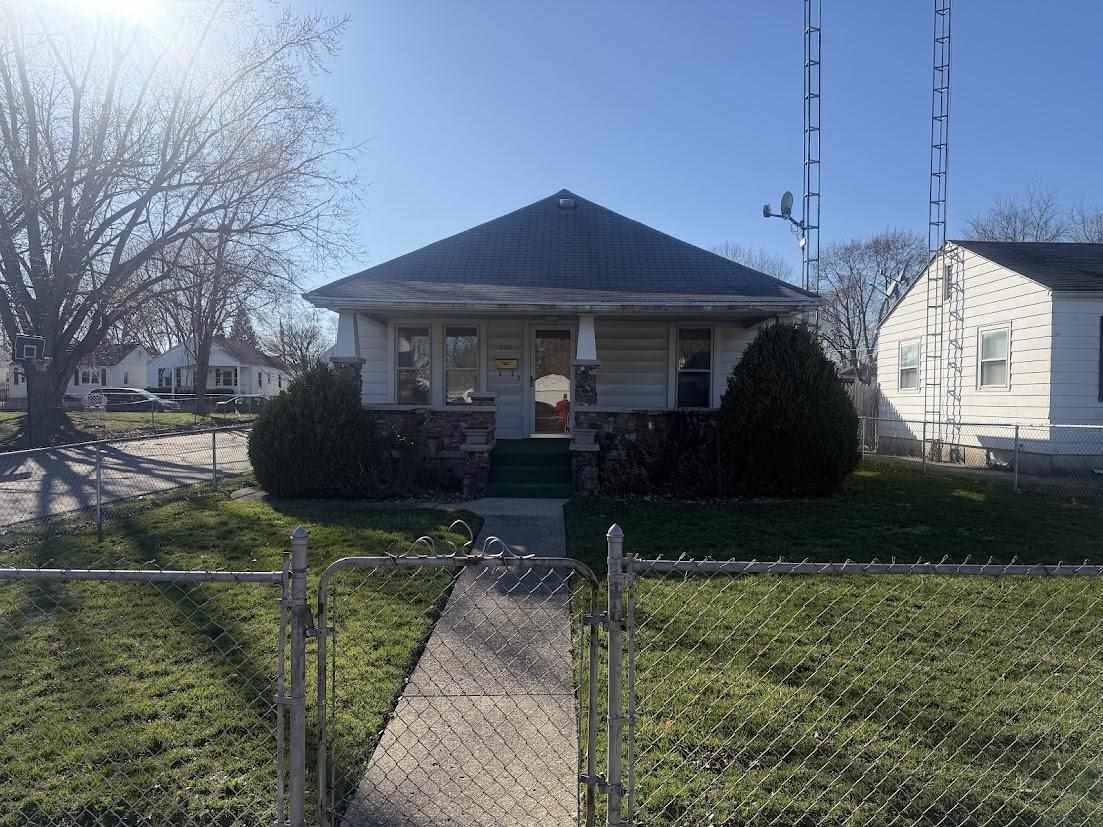 Property Photo:  200 NW 16th Street  IN 47374 