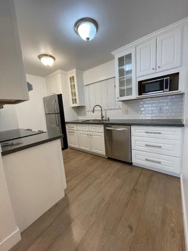 Property Photo:  675 Sharon Park Drive 108  CA 94025 