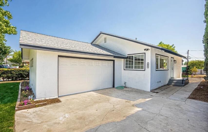 Property Photo: 635 Paraiso Avenue CA 91977