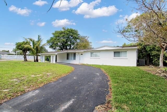 Property Photo: 7325 SW 98th Ct FL 33173