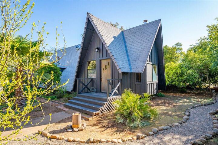 Property Photo: 1289 Arizona Street CA 96002