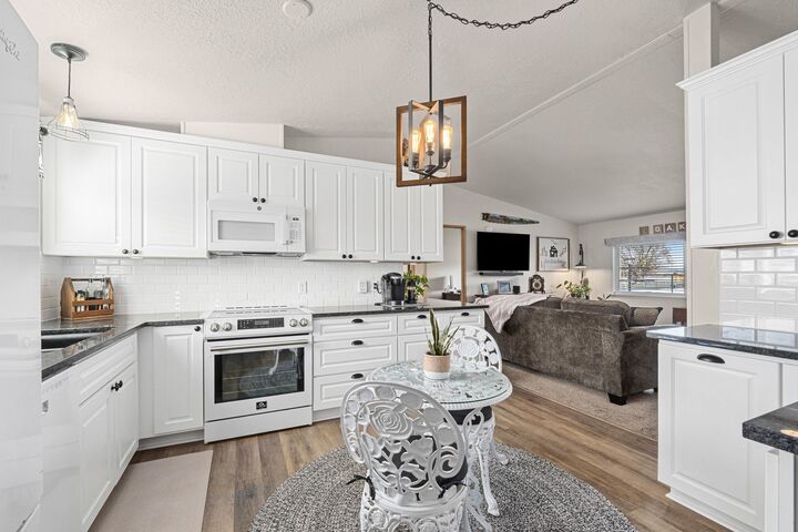 Property Photo:  2325 Rainbow St  WA 99122 