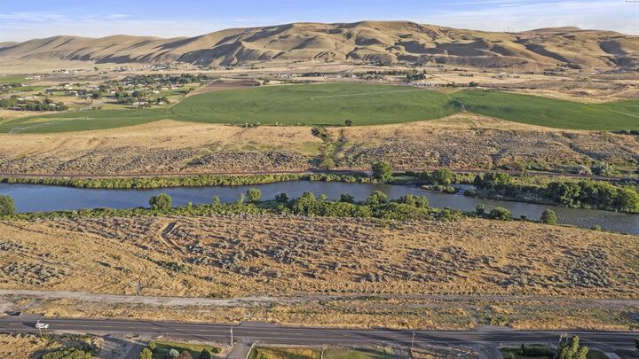 Property Photo:  17971 W Old Inland Empire Hwy  WA 99320 