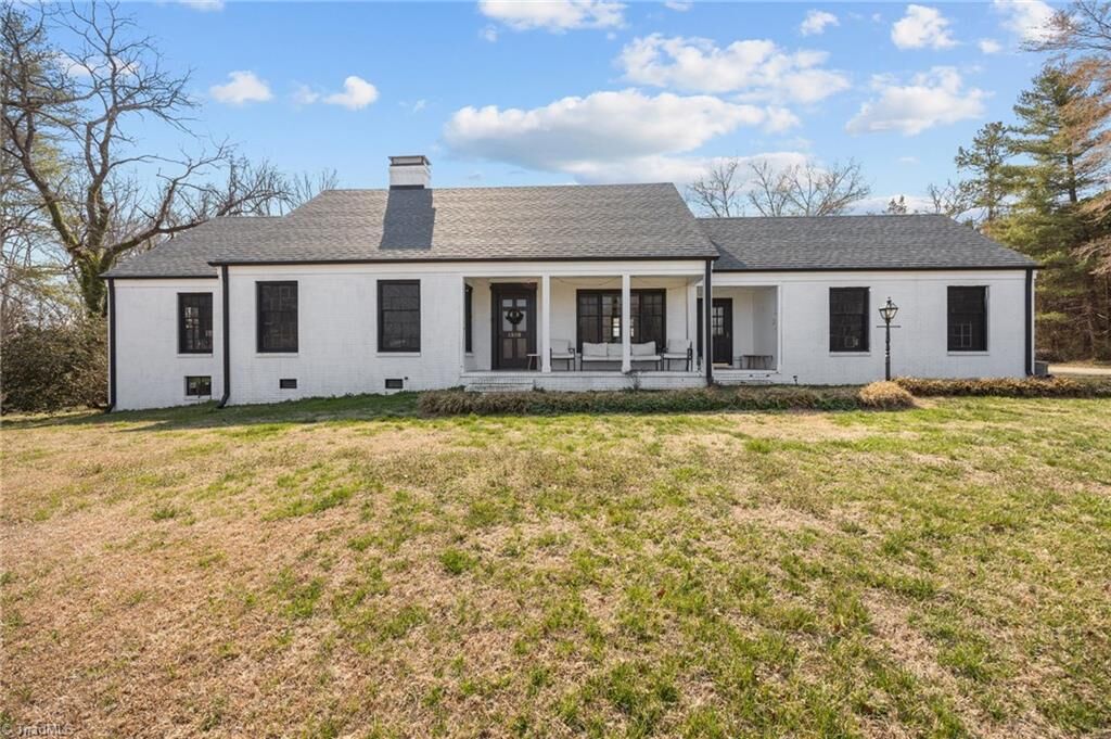 Property Photo: 1352 City Lake Road NC 27292