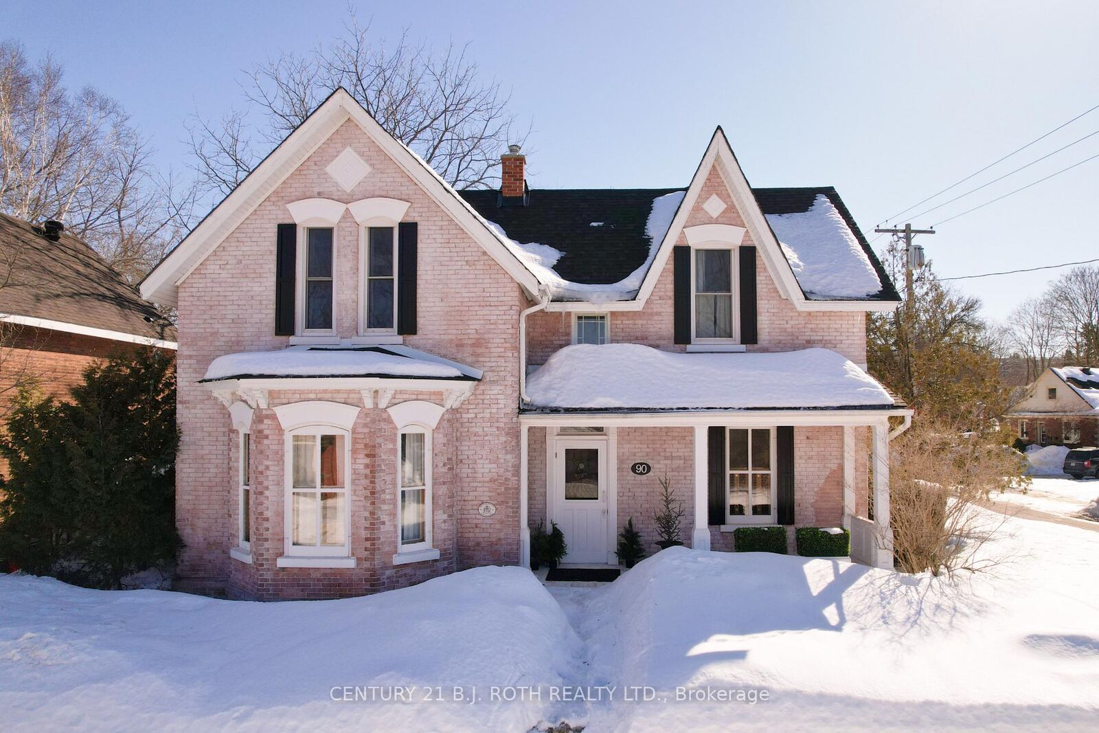 Property Photo:  90 Cumberland Street  ON L4N 2P7 