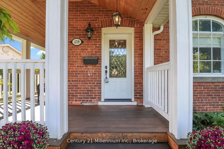 Property Photo:  439 Birch Street  ON L9Y 2W4 