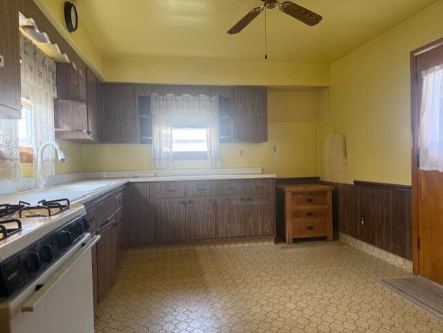 Property Photo: 211 S Allen Ave PA 15033