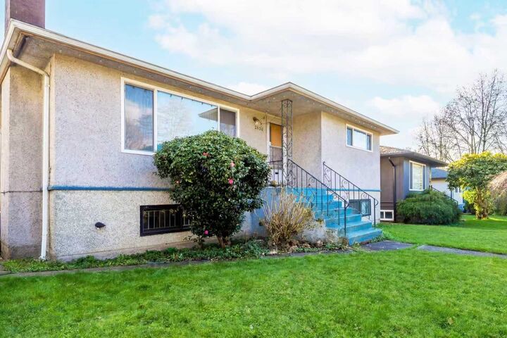 Property Photo: 2630 E 1st Avenue BC V5M 1A5