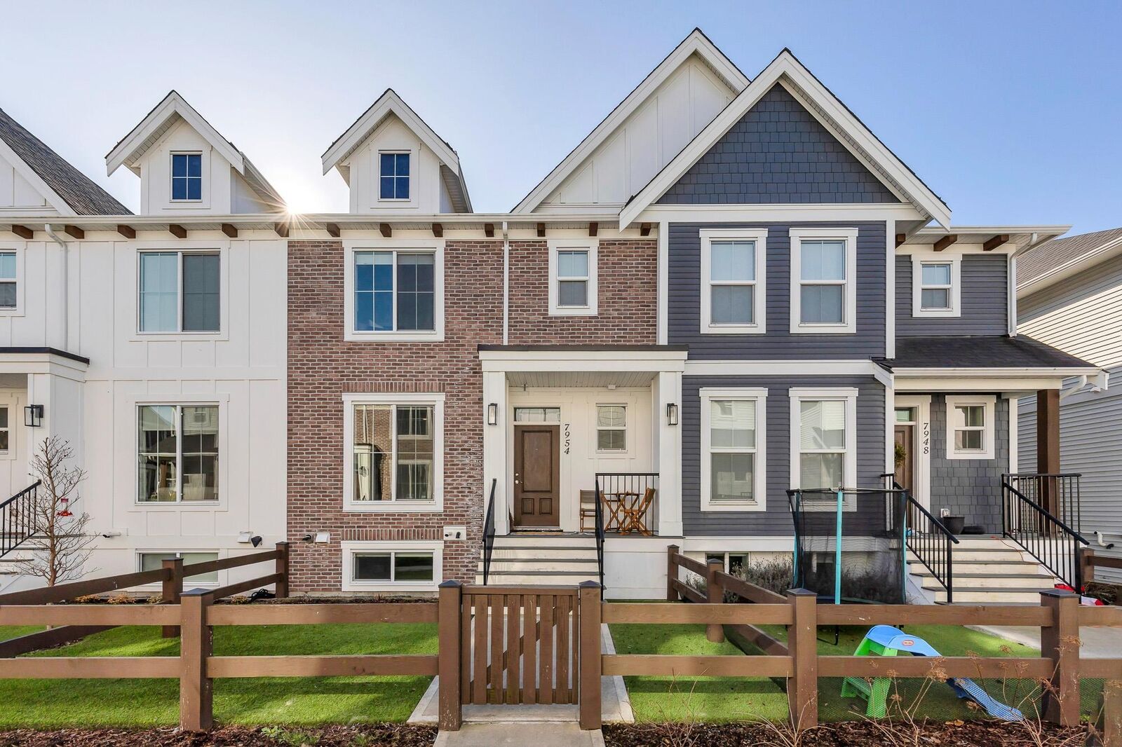 Photo de la propriété:  7954 Elderberry Road  BC V2R 6G7 