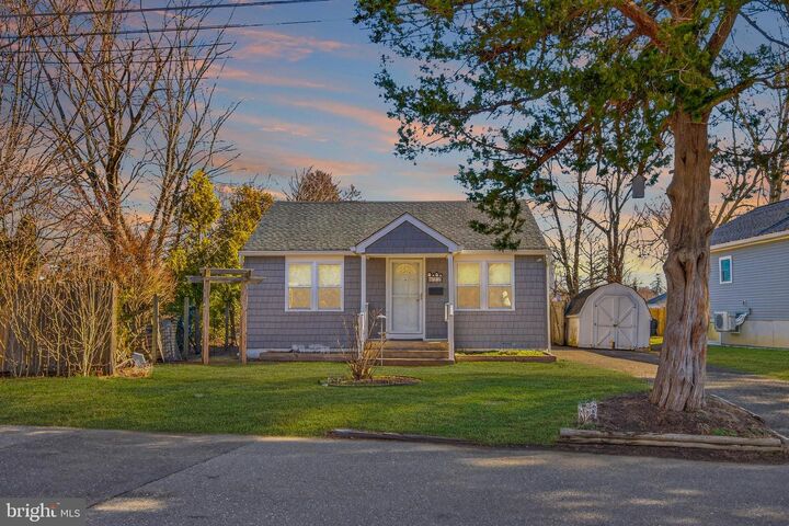 Property Photo:  22 Twin Drive  NJ 08533 