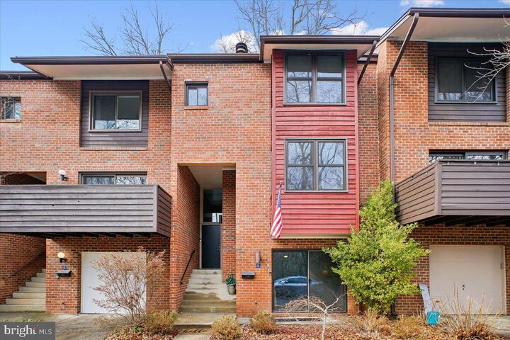 Property Photo: 11514 Sunder Court VA 20190