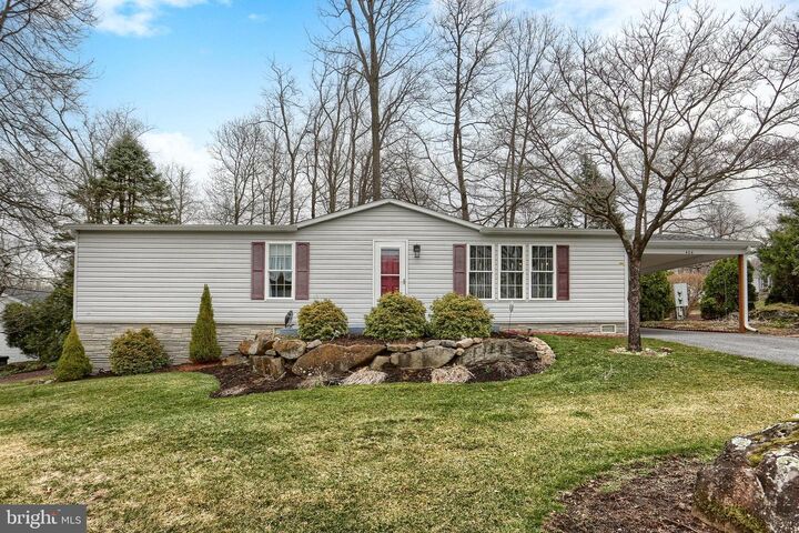 Property Photo:  404 Maple Ave Tp-0081  PA 17545 