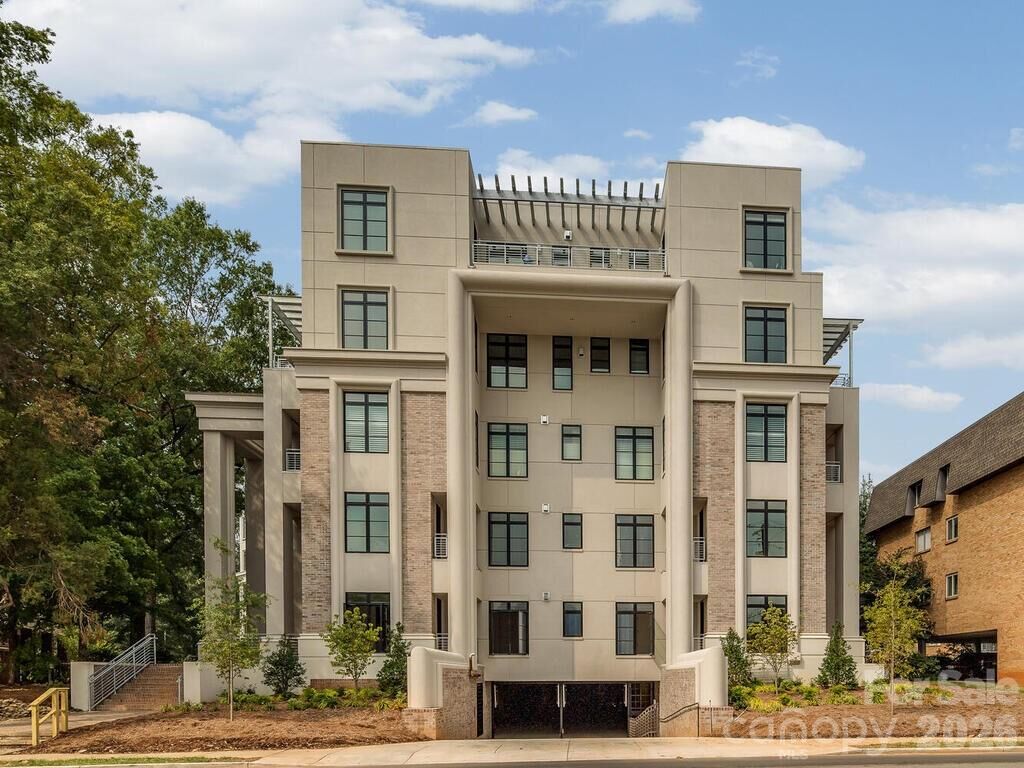 Property Photo:  1333 Queens Road D1  NC 28207 