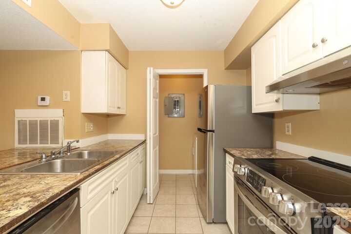 Property Photo: 11086 Harrowfield Road NC 28226