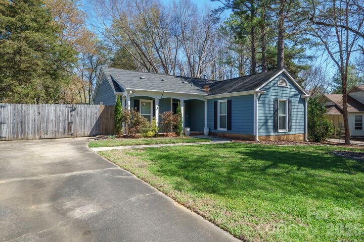 Property Photo:  7310 Palmetto Court  NC 28227 