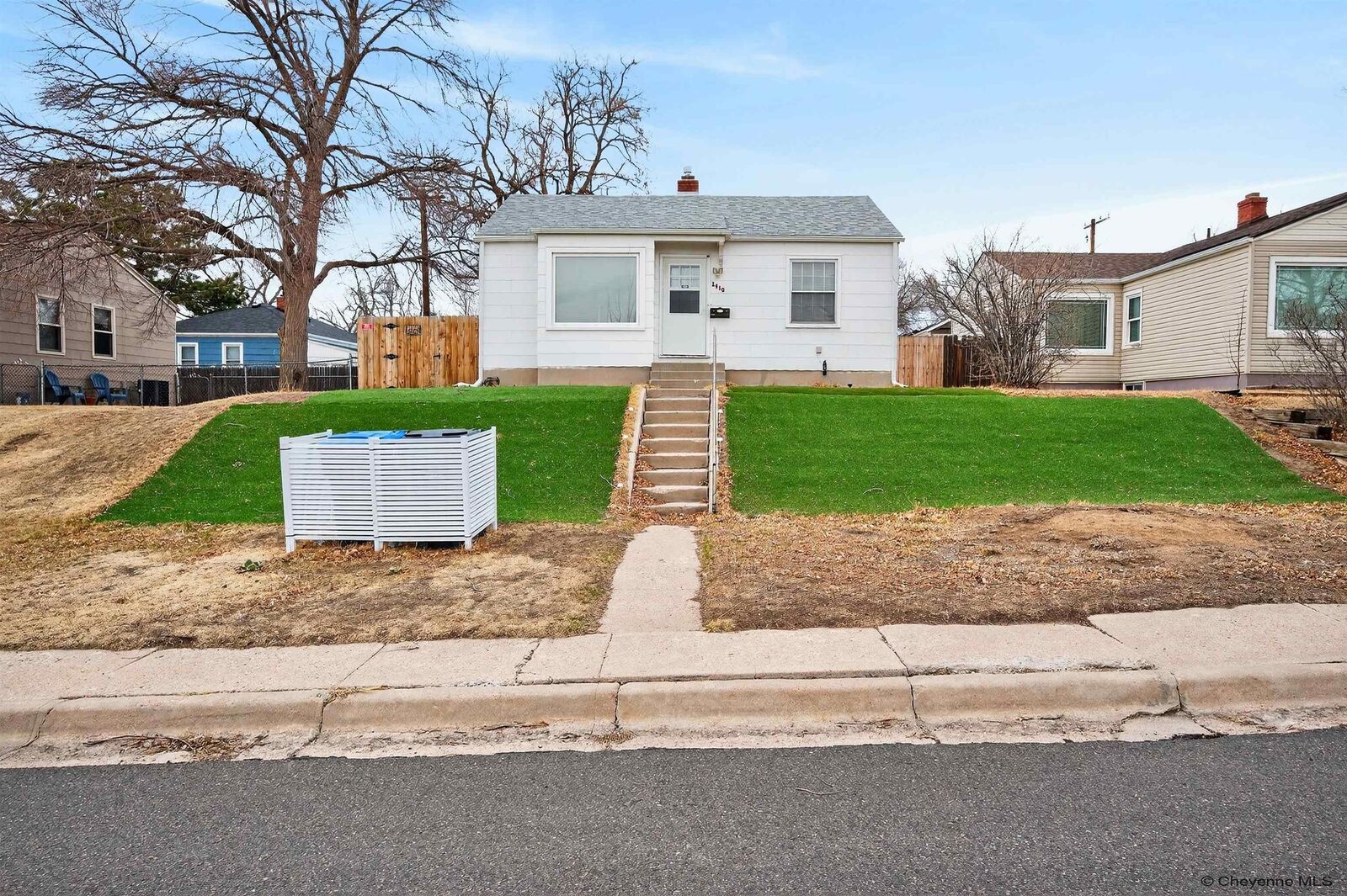 Property Photo: 1410 E 17th St WY 82001