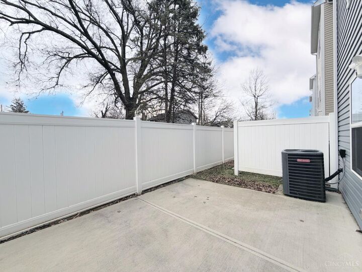 Property Photo: 42 Wentworth Lane OH 45236