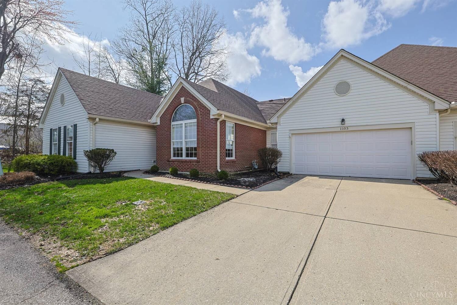 Property Photo:  1103 Traverse Creek Drive  OH 45150 