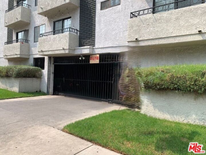 Property Photo:  4353 Coldwater Canyon Ave  CA 91604 