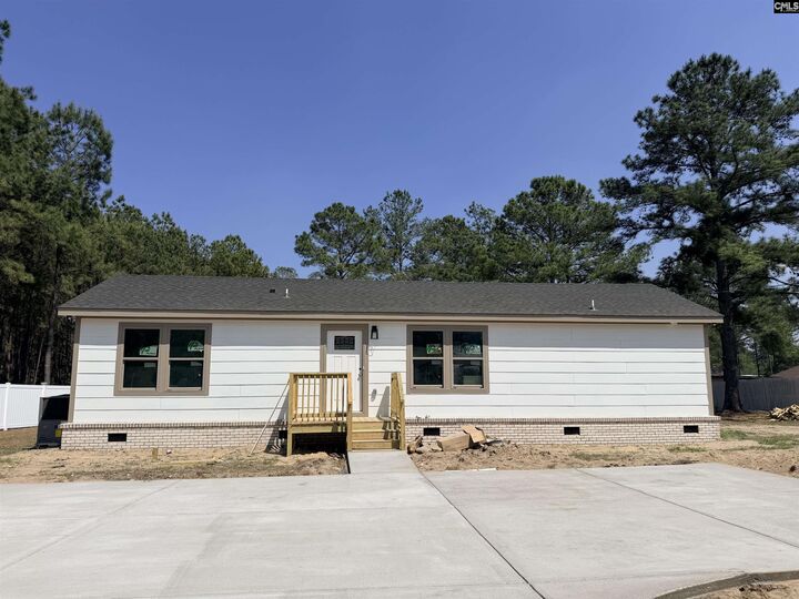Property Photo:  952 Roberts  SC 29045 