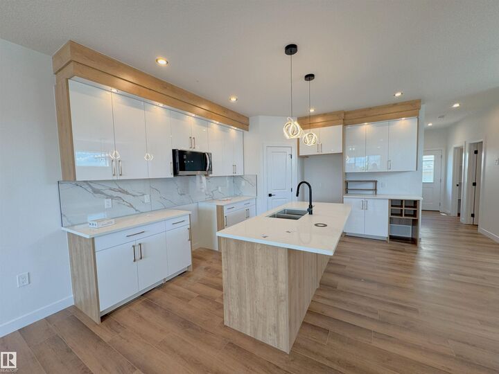 Property Photo: 7 Tilia Place AB T7X 0Z3