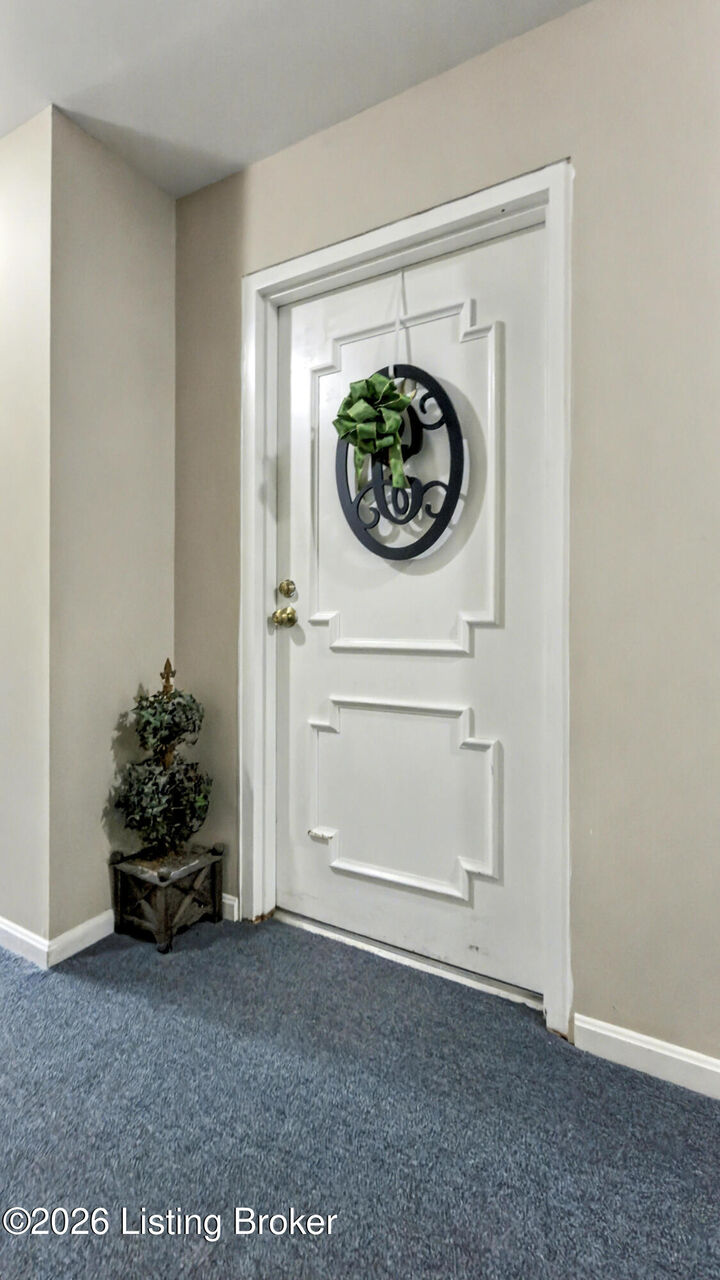 Property Photo:  814 Washburn Ave Apt 20  KY 40222 