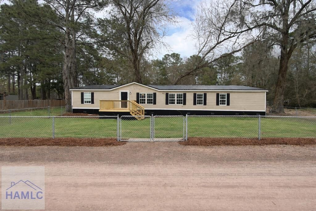 Property Photo: 380 Green Oaks Court GA 31320