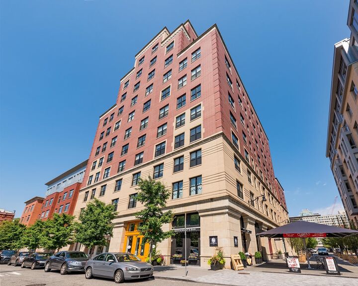 Property Photo:  232 Pavonia Ave 414  NJ 07302 