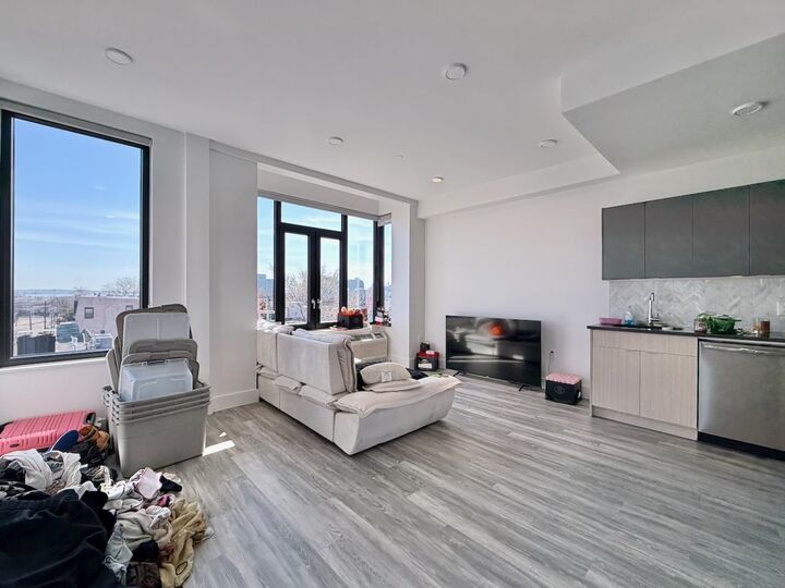 Property Photo:  327 Communipaw Ave 503  NJ 07304 