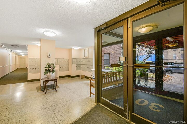 Property Photo:  30 Fleetwood Avenue 5G  NY 10552 