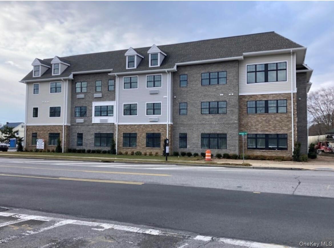 Property Photo:  116 Waverly Avenue 6  NY 11772 