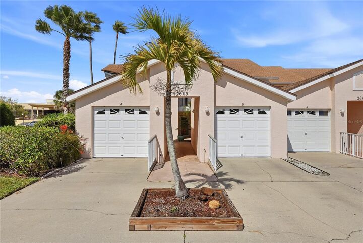 Property Photo: 2609 Waterford Way B FL 34221