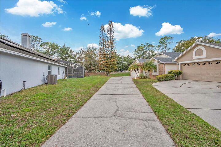 Property Photo:  12105 Harkness Court  FL 32828 
