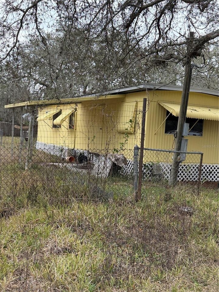 Property Photo: 12013 Bethwood Avenue FL 34654