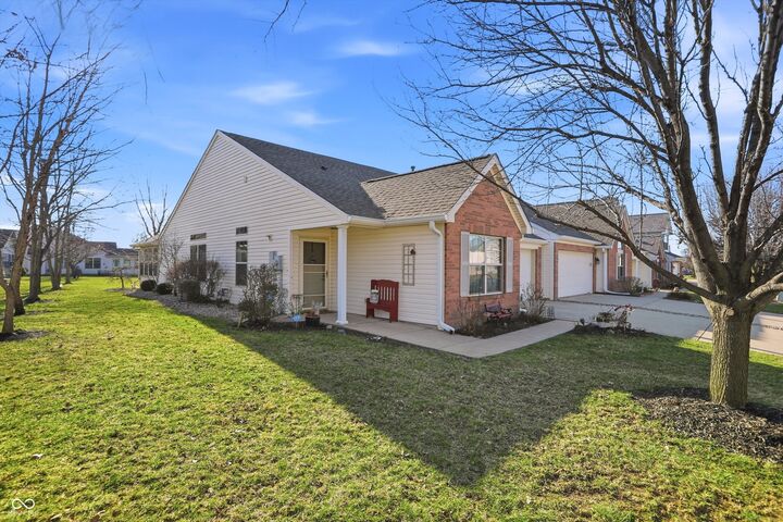 Property Photo:  1177 Creek Bend Drive  IN 46143 