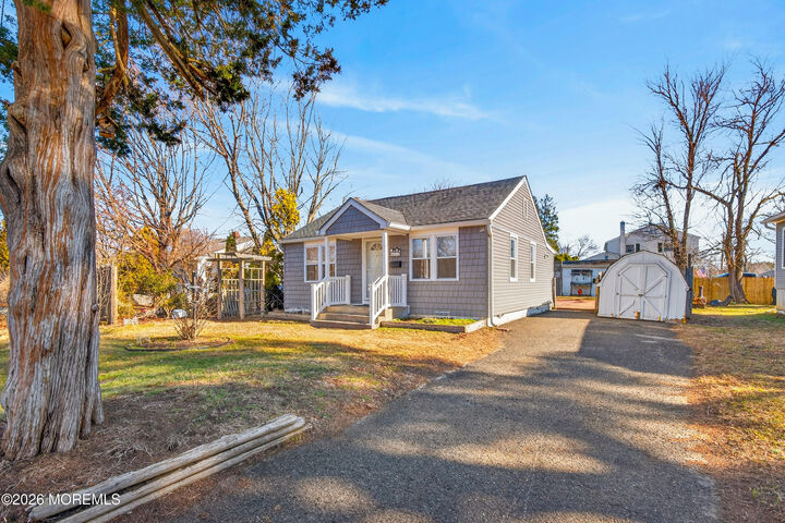 Property Photo:  22 Twin Drive  NJ 08533 